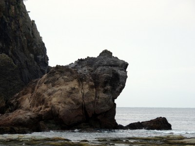奇岩「かえる島」