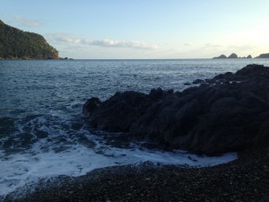 台風一過後の佐津ビーチ