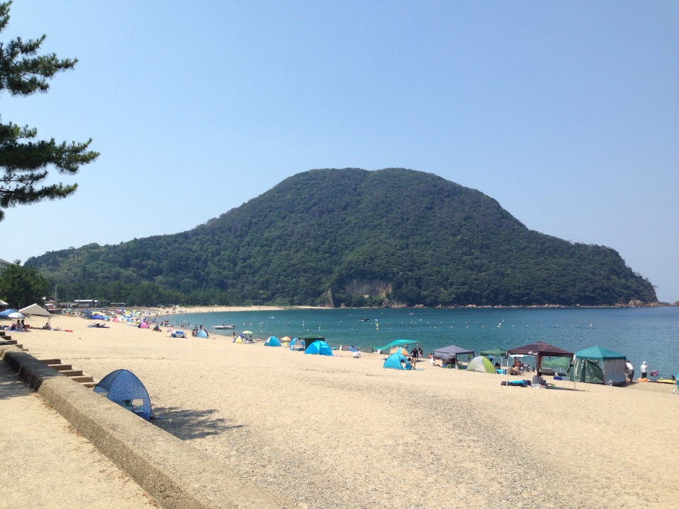 発見 今 海水浴場でパラソルを使う人は少ないです 香住 佐津温泉 民宿かどや 公式ブログ