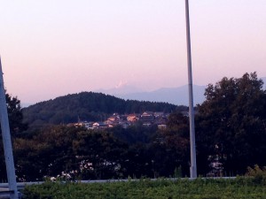 恵那峡サービスエリアより御嶽山の噴火