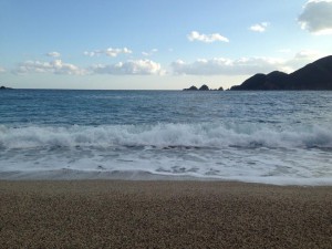 秋の佐津海水浴場