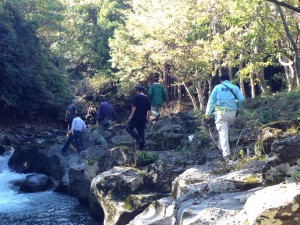 神鍋溶岩流を歩く