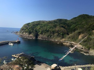 JR鎧駅からみた鯉のぼり