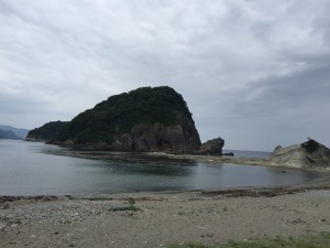 亀に見えるかえる島