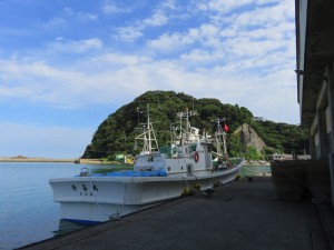 カゴ網漁船