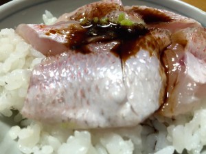 お醤油をかける