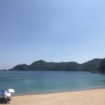 「子供に透明度抜群の美しい海を見せてやりたかった」夏休みの家族旅行に佐津海水浴場を選んだ理由