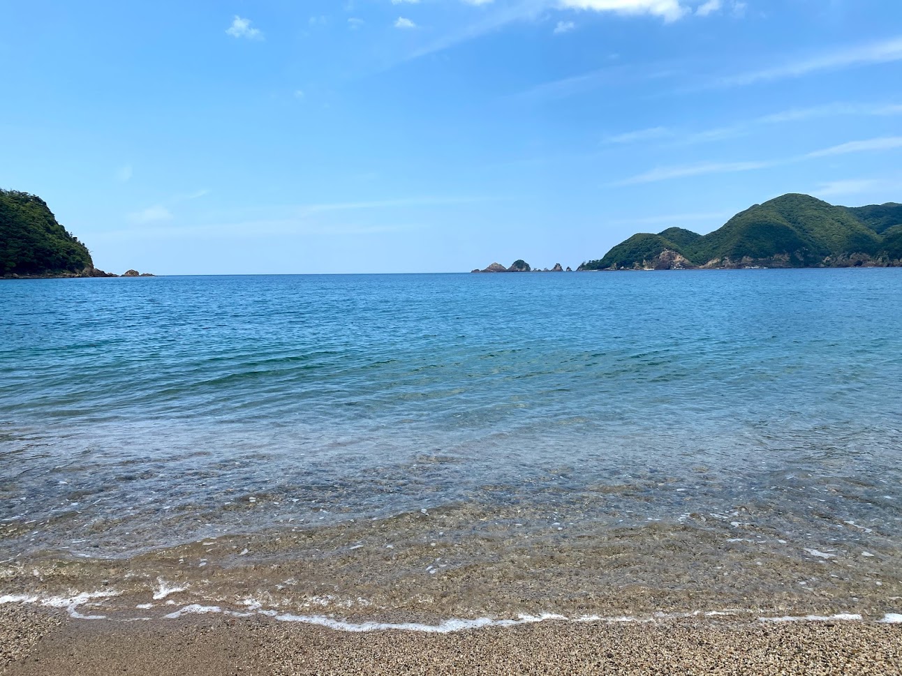 梅雨の合間に晴れた佐津海水浴場