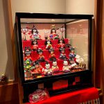 本日3月3日「桃の節句」、来月4月3日まで雛人形を飾ります!!