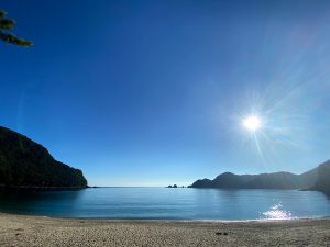 雲ひとつない快晴の佐津海水浴場