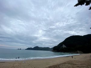 お天気が悪い為人の少ない海水浴場