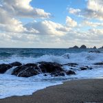 台風一過の佐津海水浴場、波高めですのでご注意下さいね。