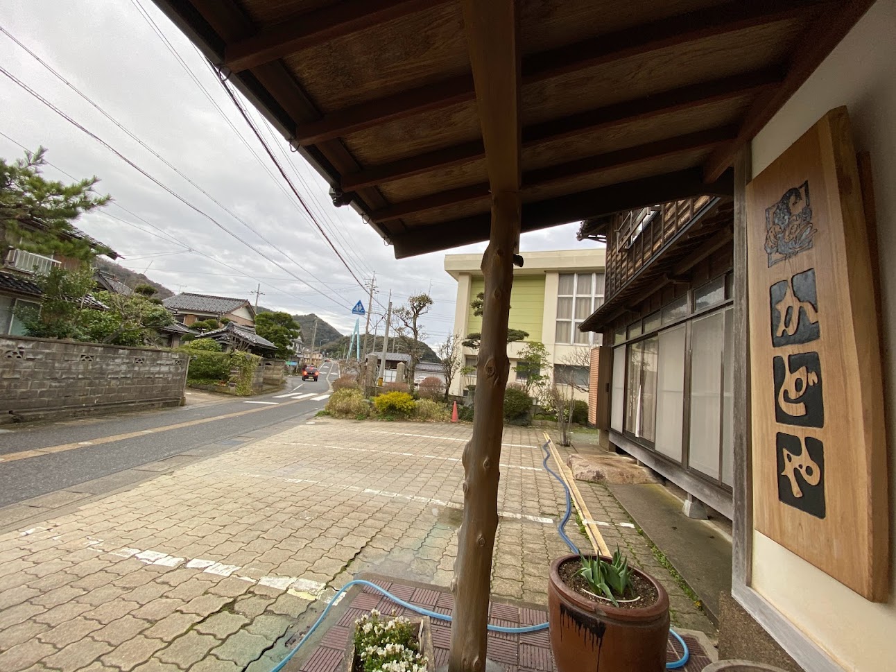 暴風の轟音は凄かったですが、雨は降っていない昨日日中の様子