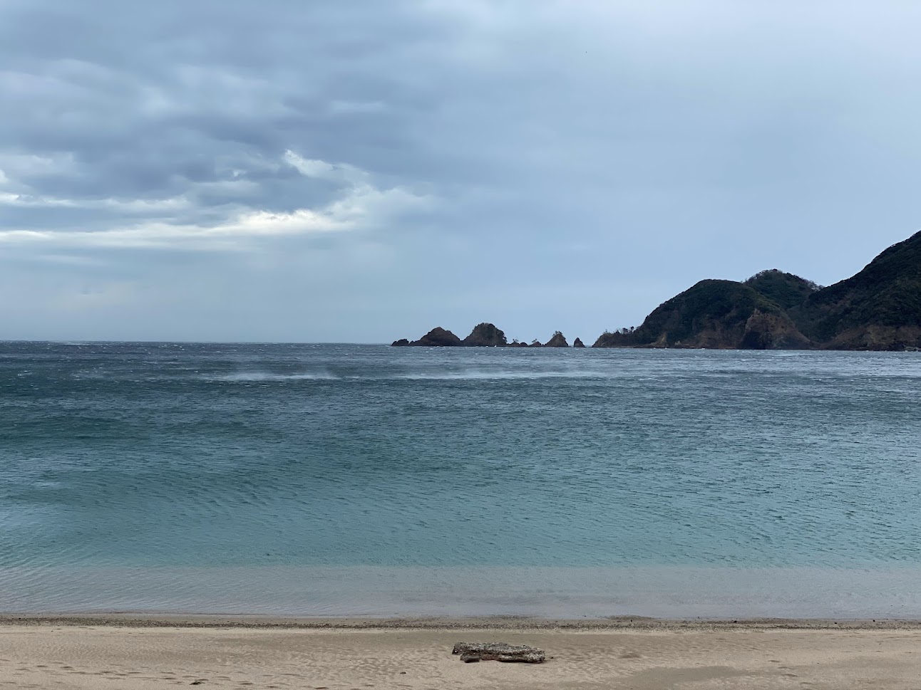 ベタ凪の海に波飛沫が舞う！！