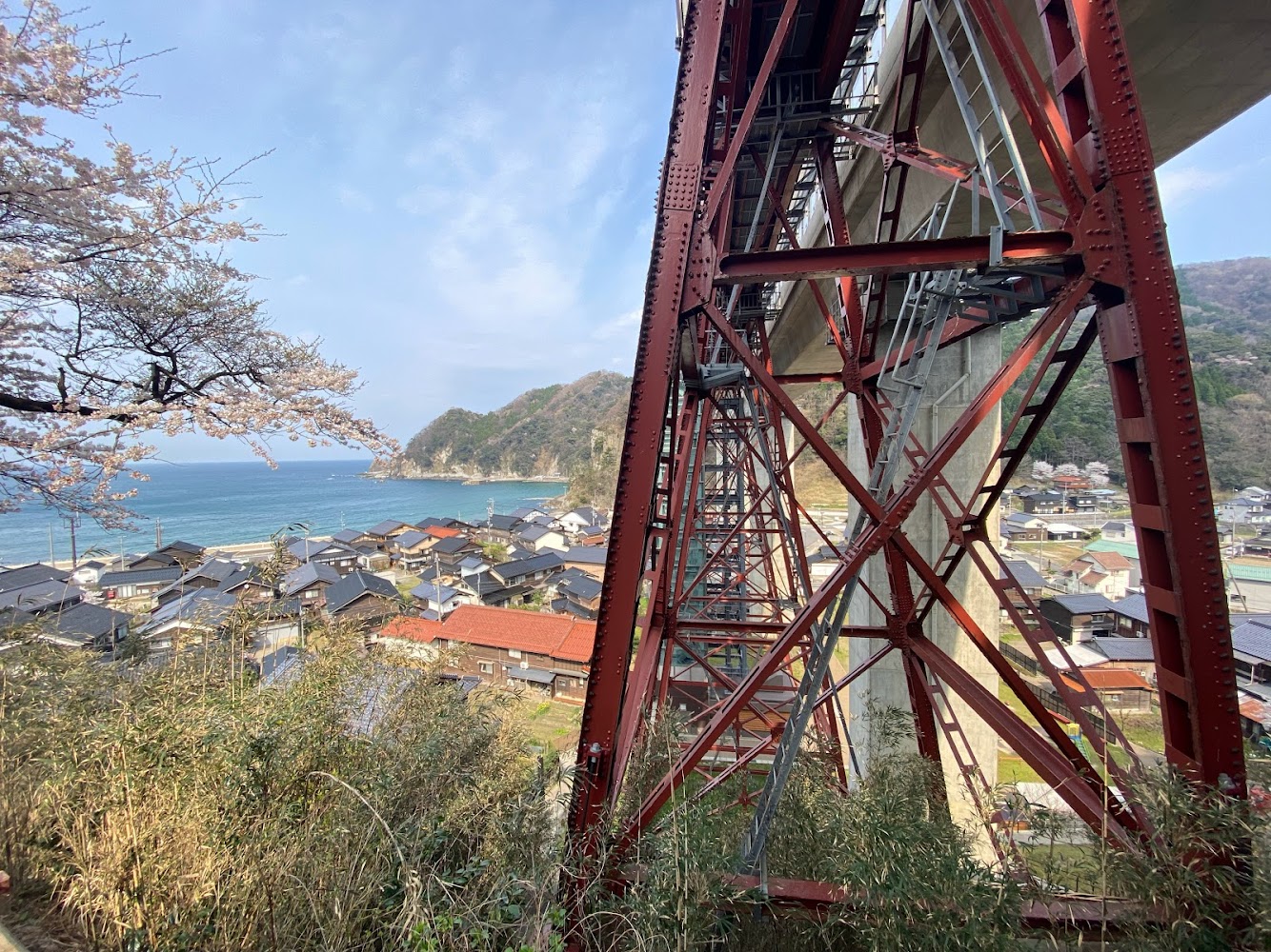 余部鉄橋と余部橋梁と日本海