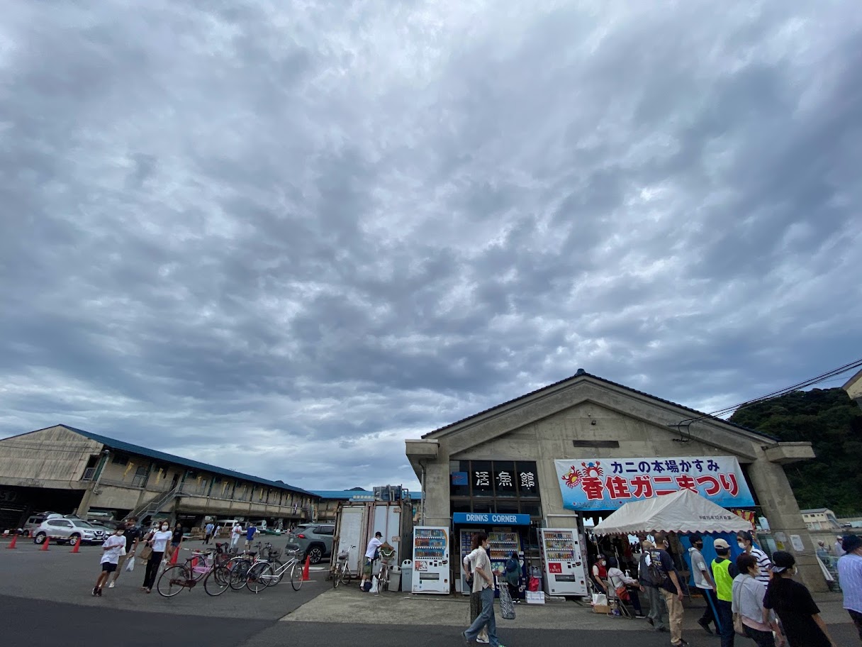 曇り空でしたが、時々青空も見えていたおまつり当日の空