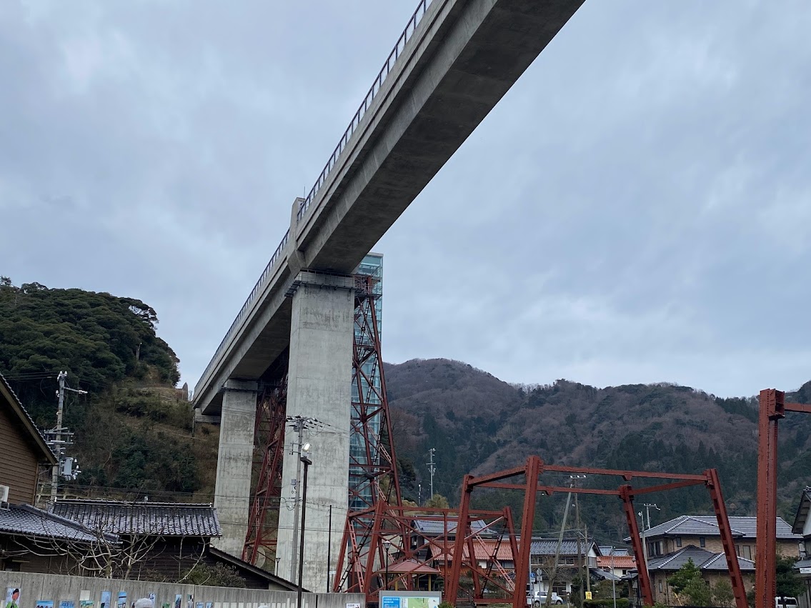 せっかくならば、余部橋梁を列車で楽しみませんか？