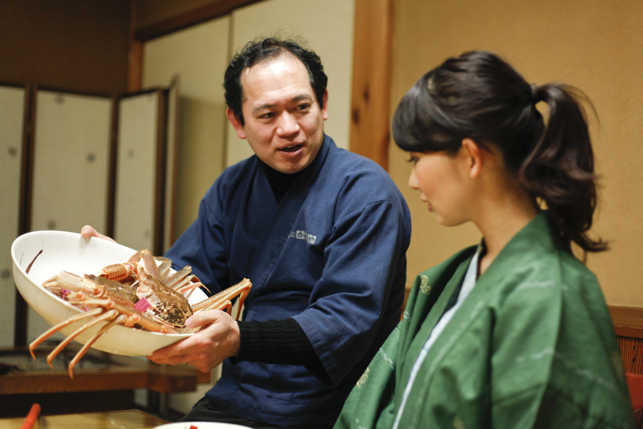 山陰地方は全ての地域で総称は「松葉ガニ」