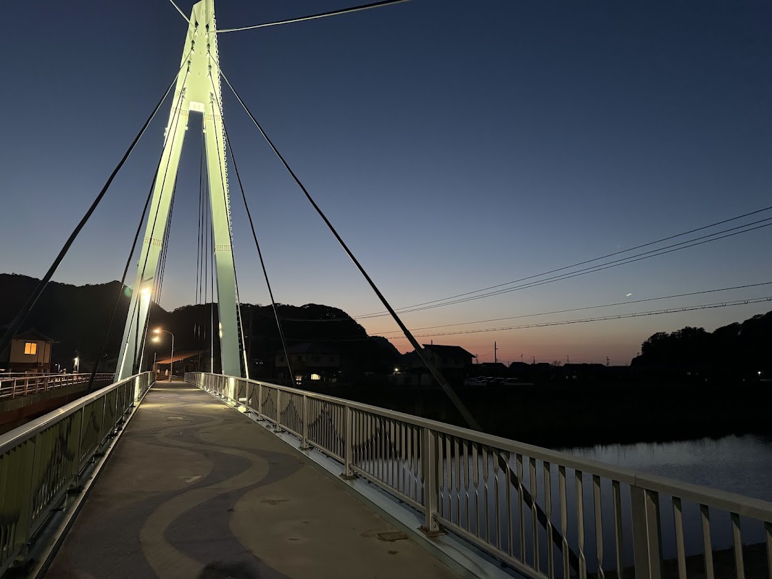 佐津川橋の遊歩道