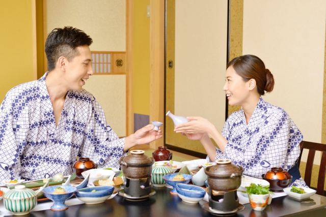 宿泊施設で晩御飯を食べるということ