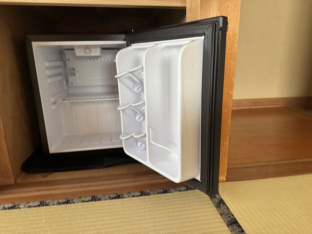 客室用冷蔵庫