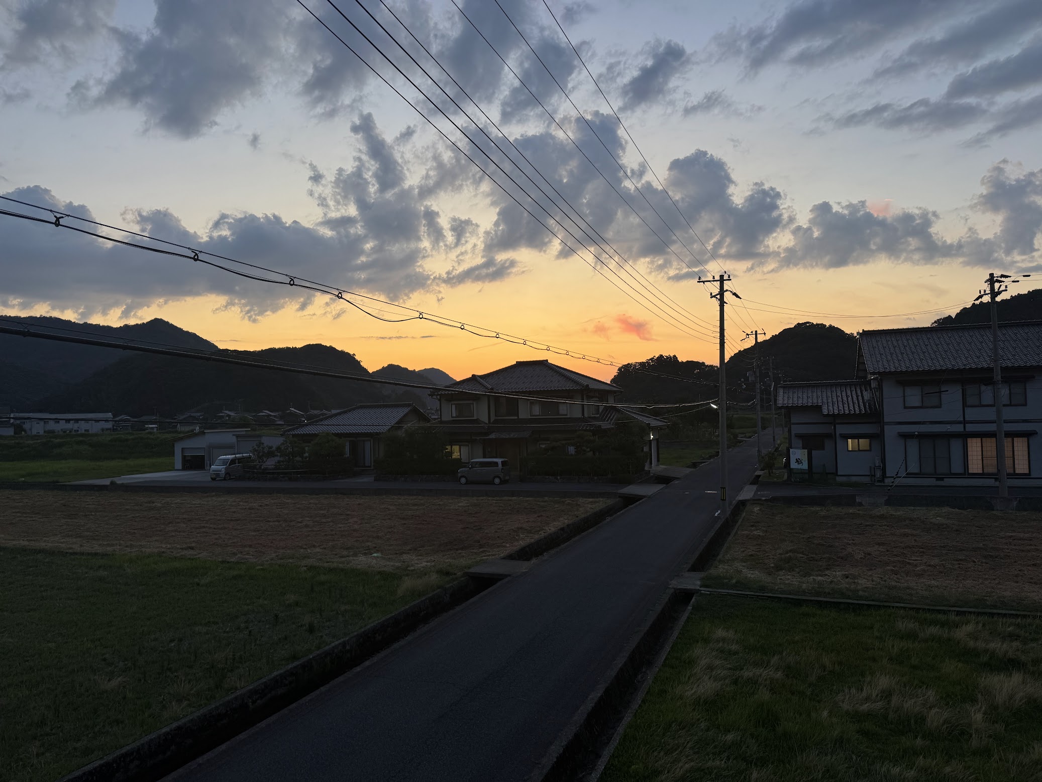 マジックアワーの佐津集落