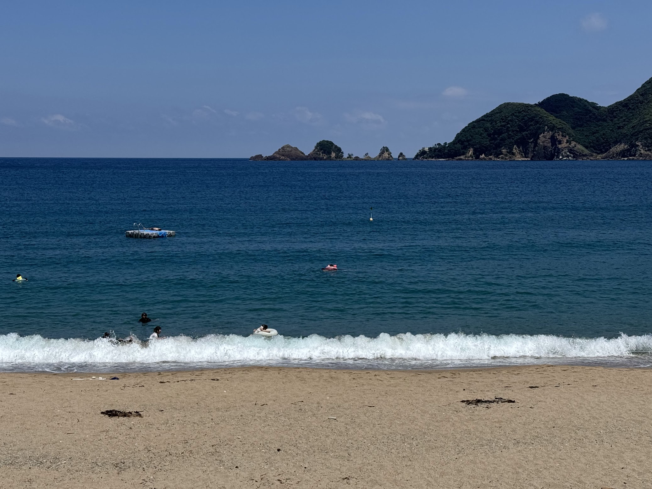 8月の佐津海水浴場