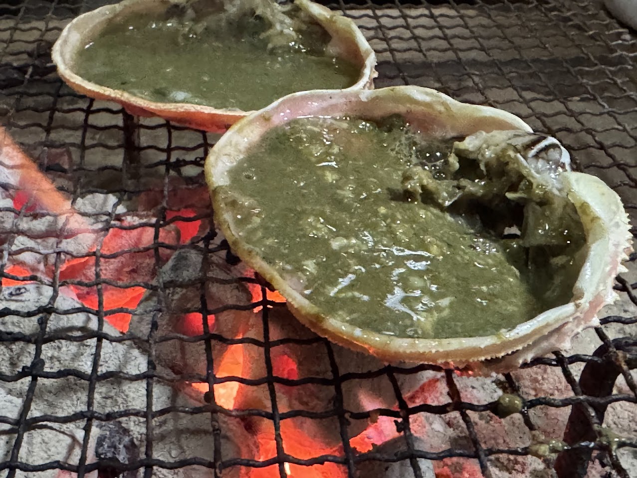 松葉ガニ甲羅みそ炭火焼き