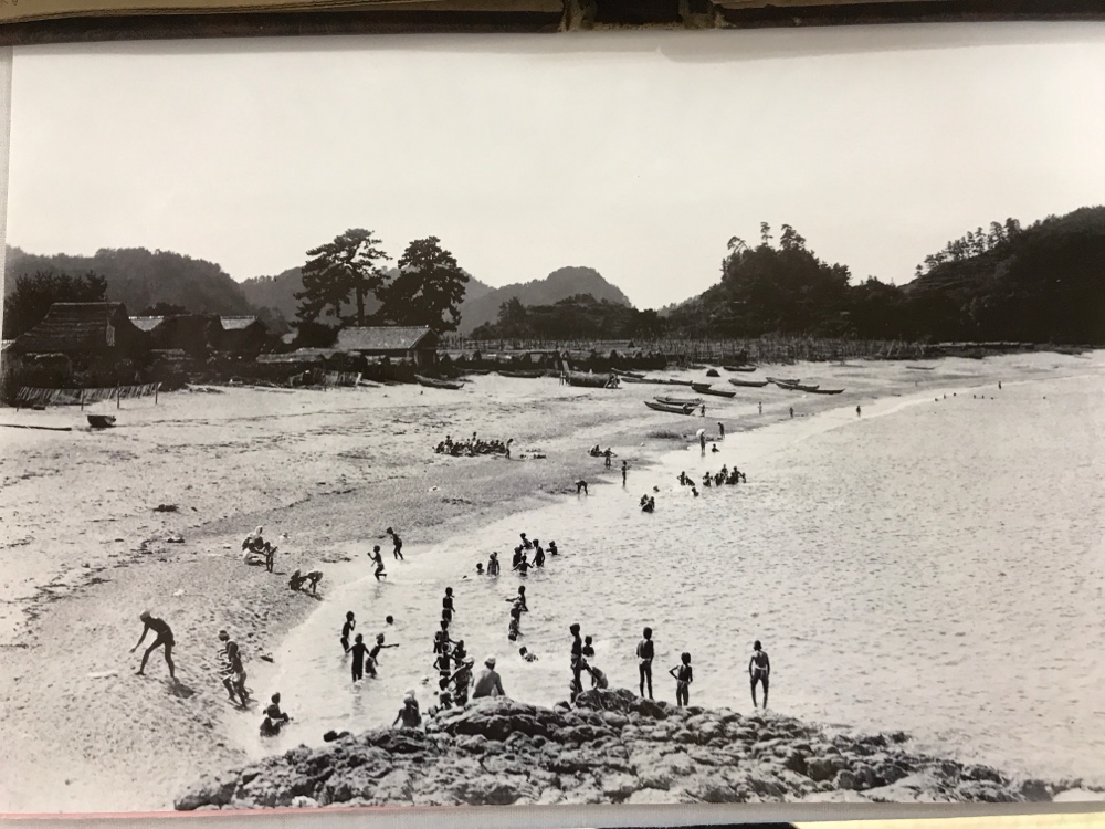 おそらく戦前の佐津海水浴場の写真です