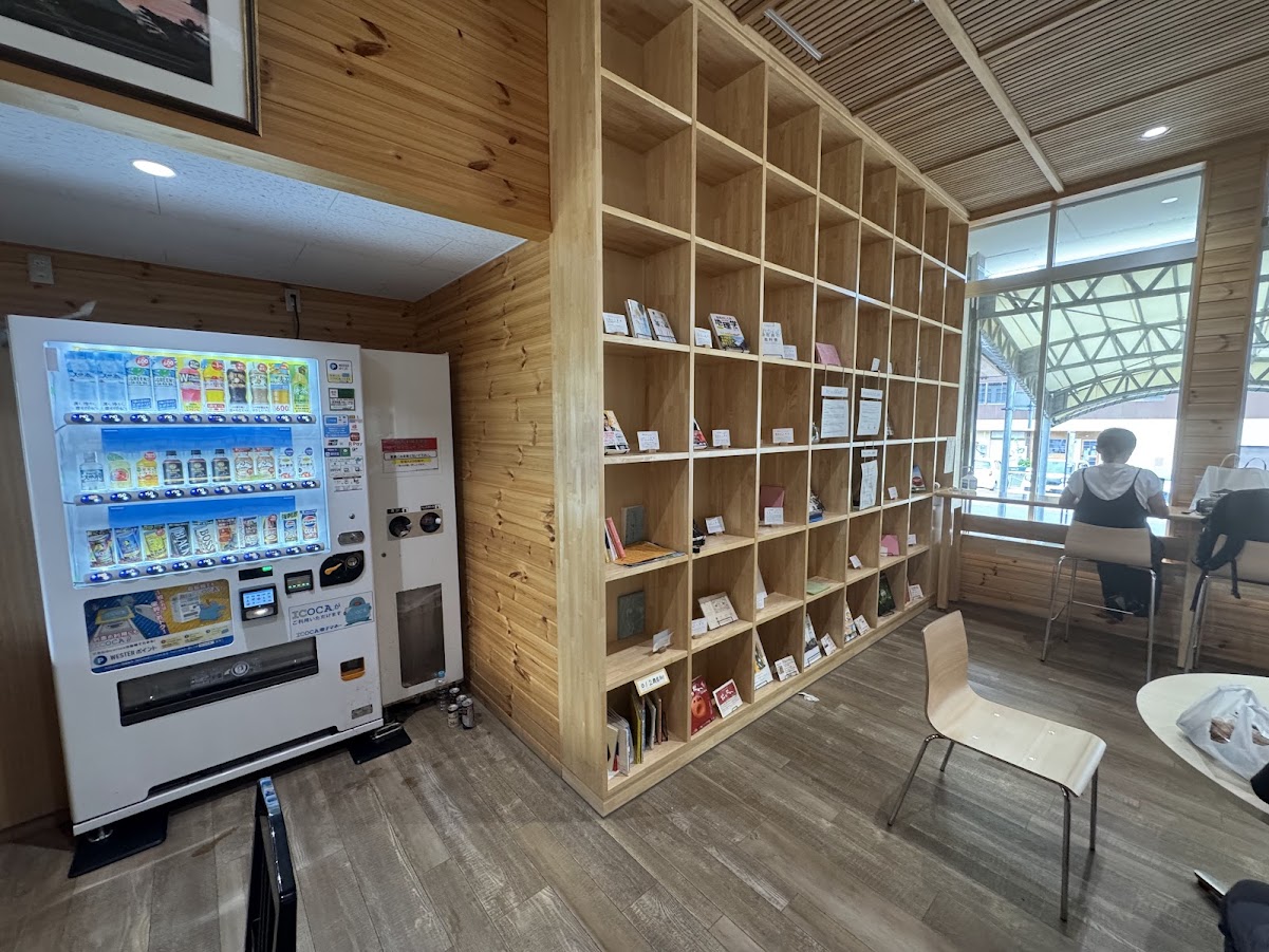 香住駅の待合室