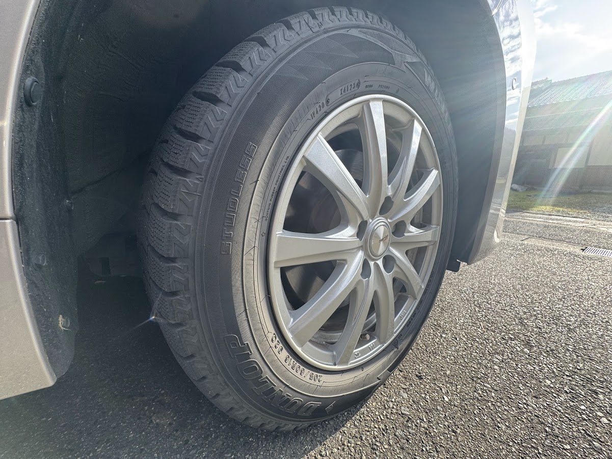 スタッドレスタイヤに履き替え