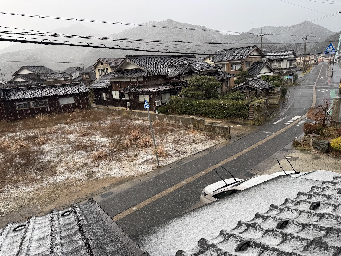 雪の降り始め（かどやにて）