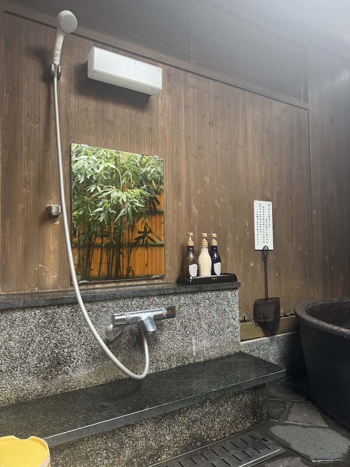 貸切露天風呂の洗い場