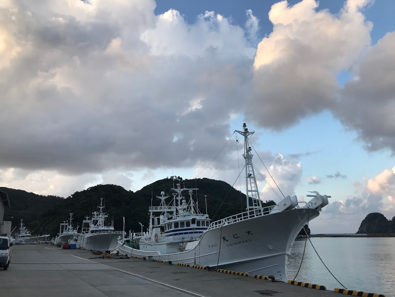 柴山港にて底曳き網漁船