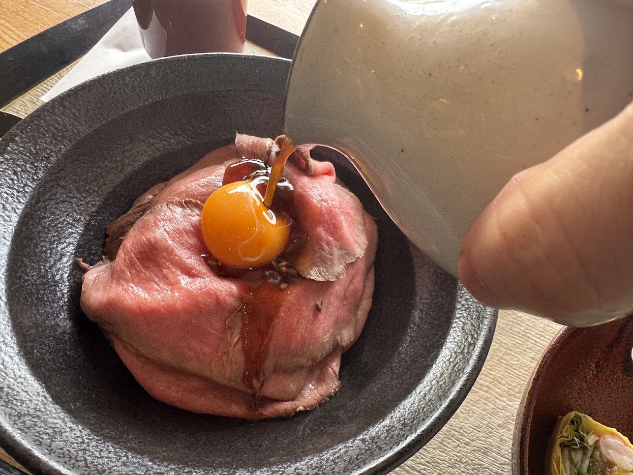たけなわ但馬牛ローストビーフ丼