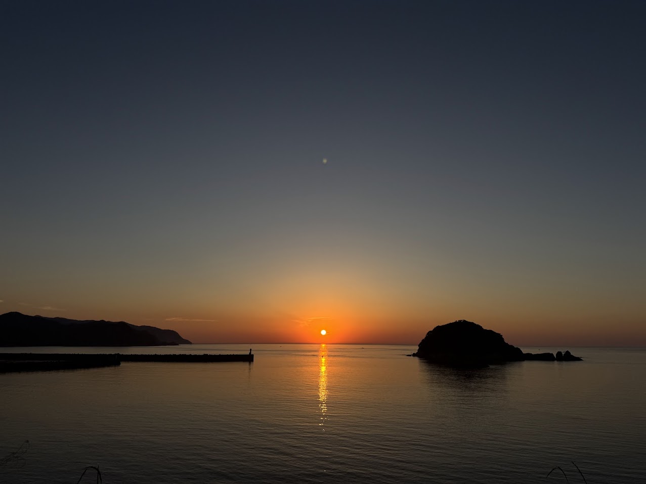 今子海岸からの夕陽(R8.5.31.ワイド撮影)