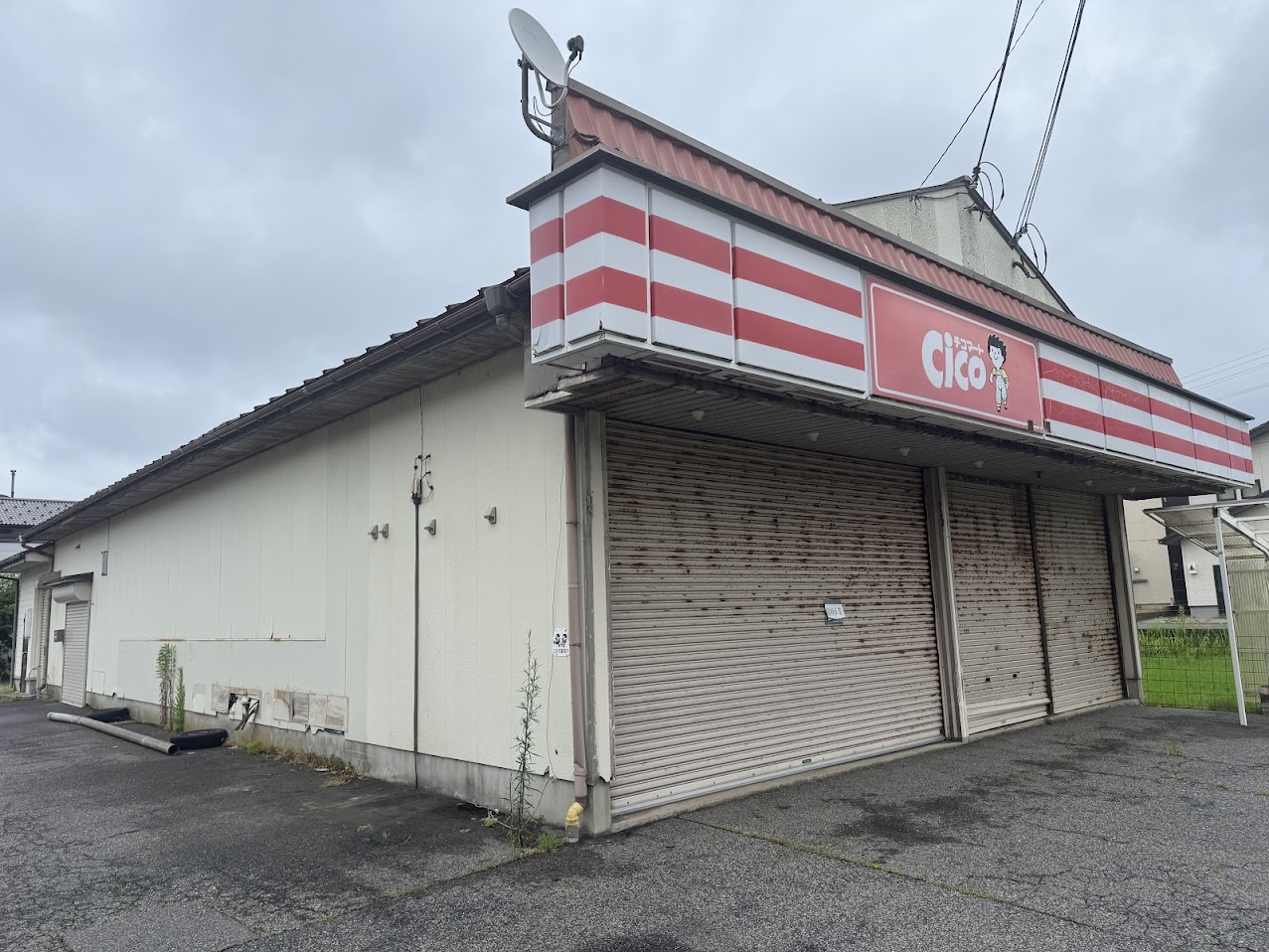 チコマートの自販機も撤去されています