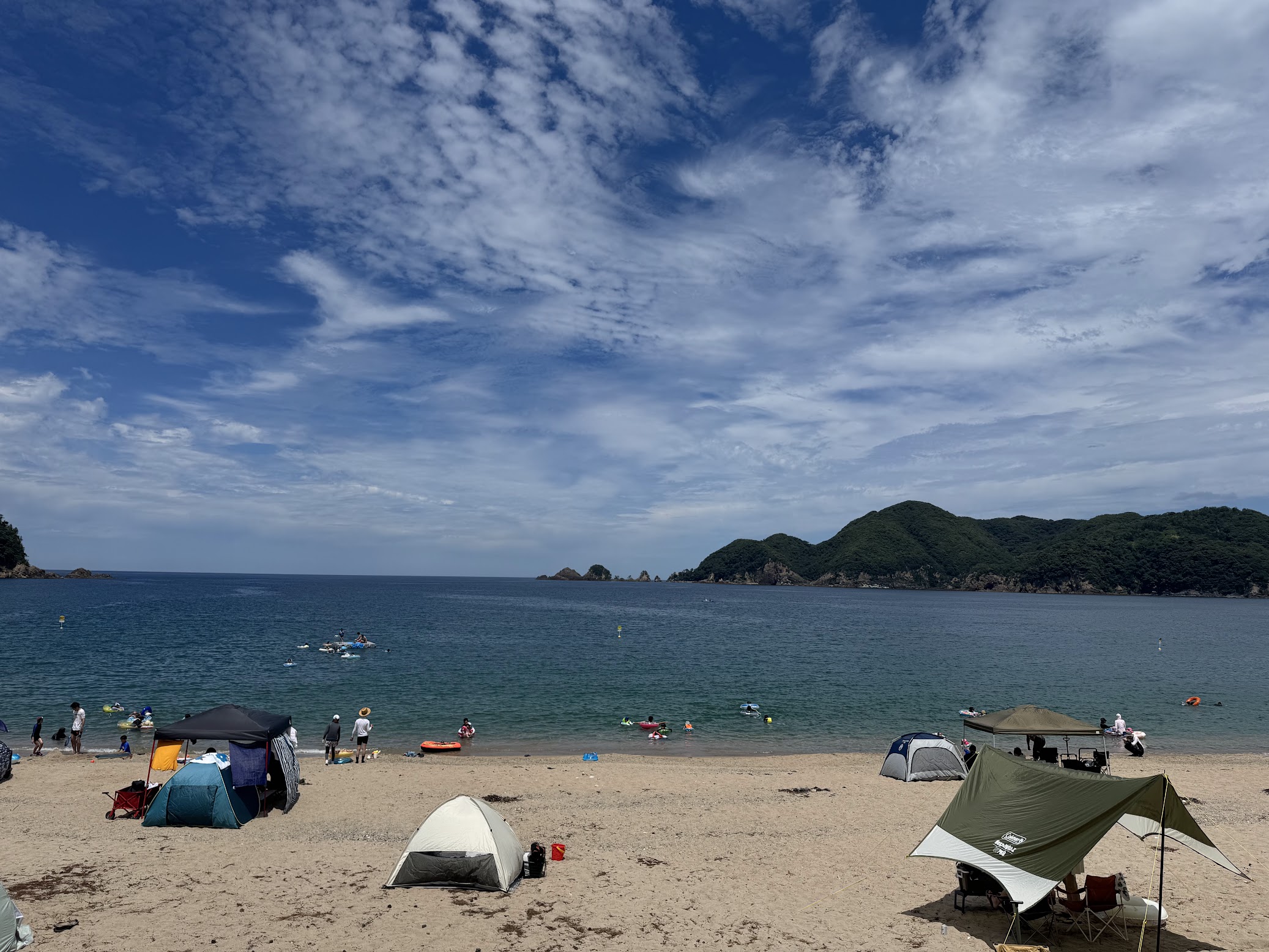 佐津ビーチは、北（海）の方を向くと、人工物がありません！！