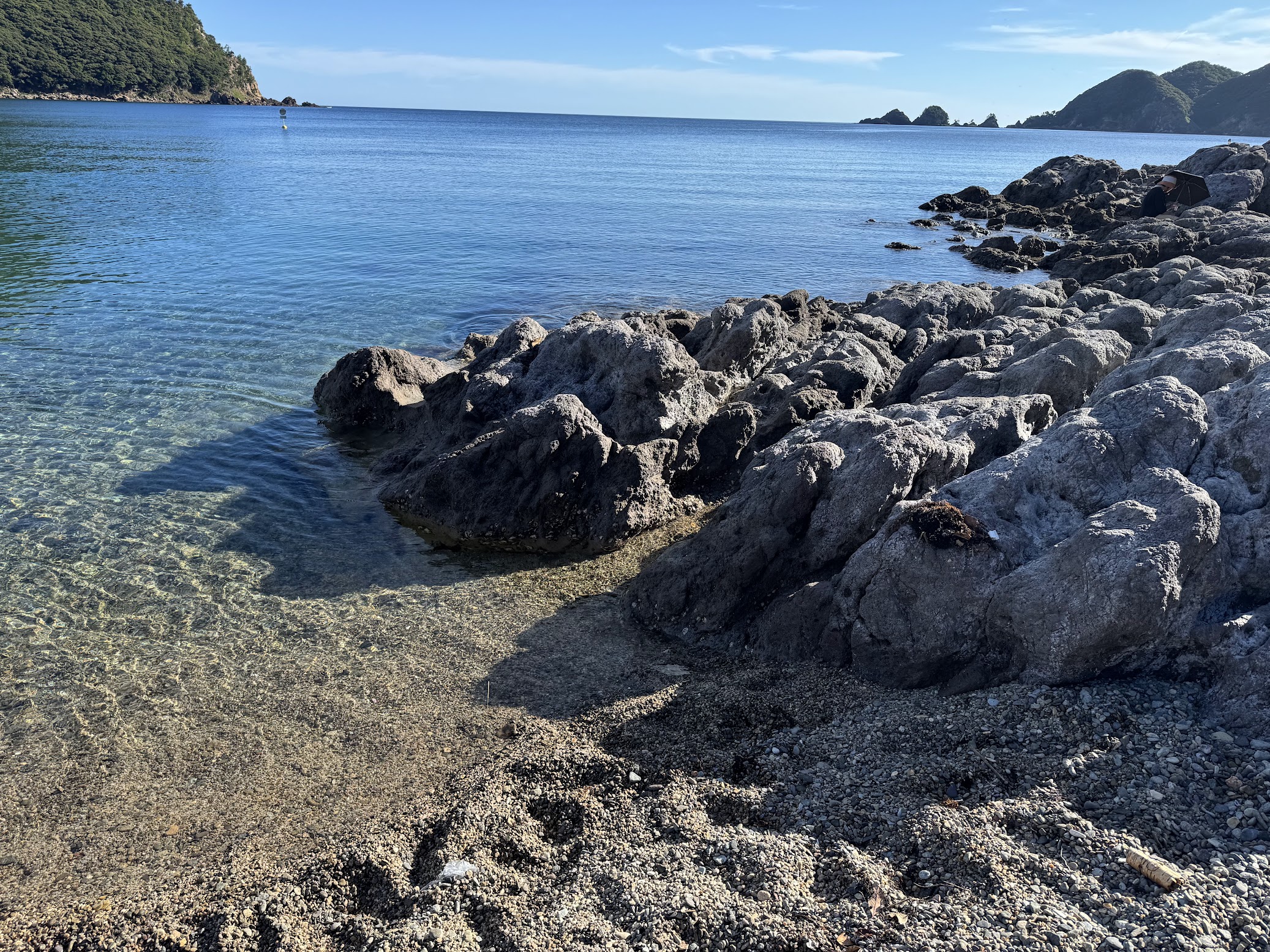 透明度抜群の佐津海水浴場