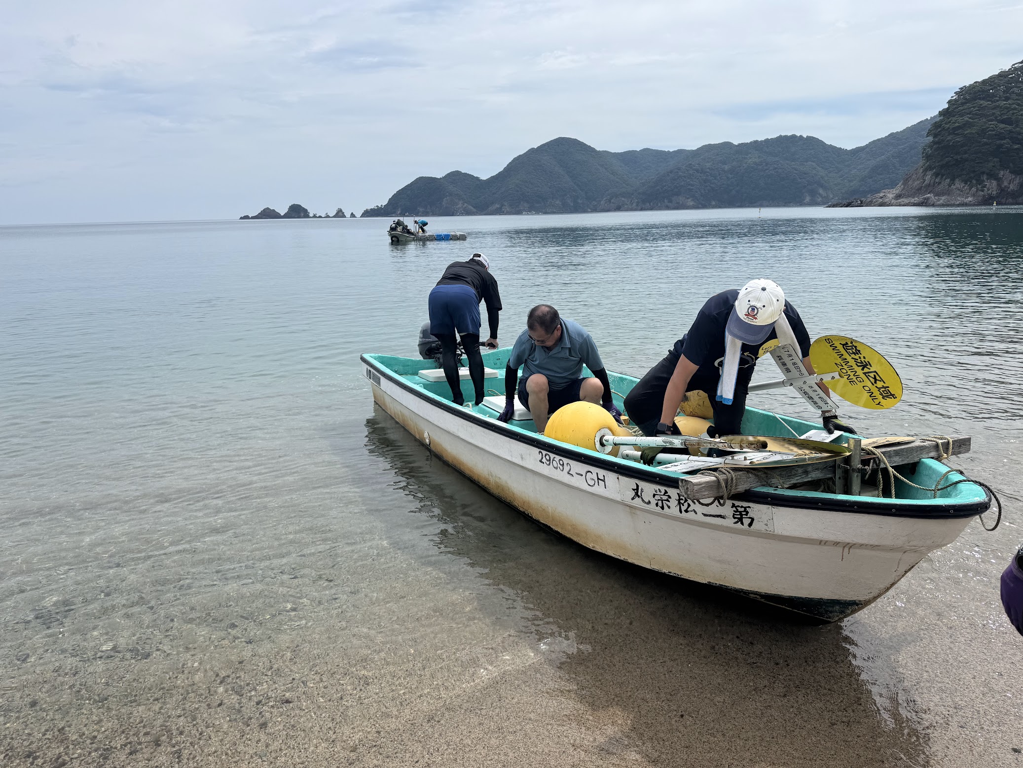 佐津海水浴場設営準備