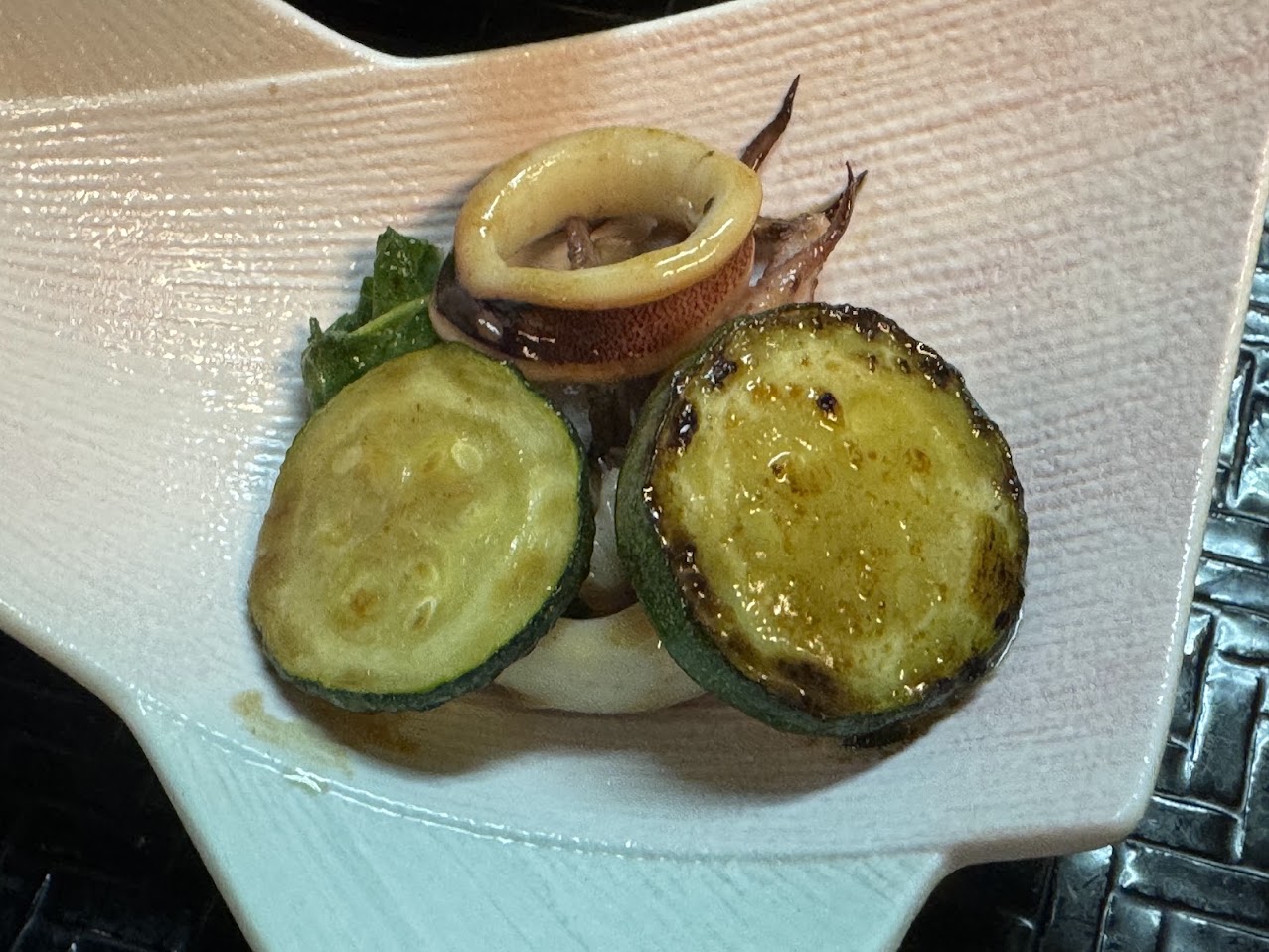スルメイカ（マイカ）とズッキーニの大葉炒め