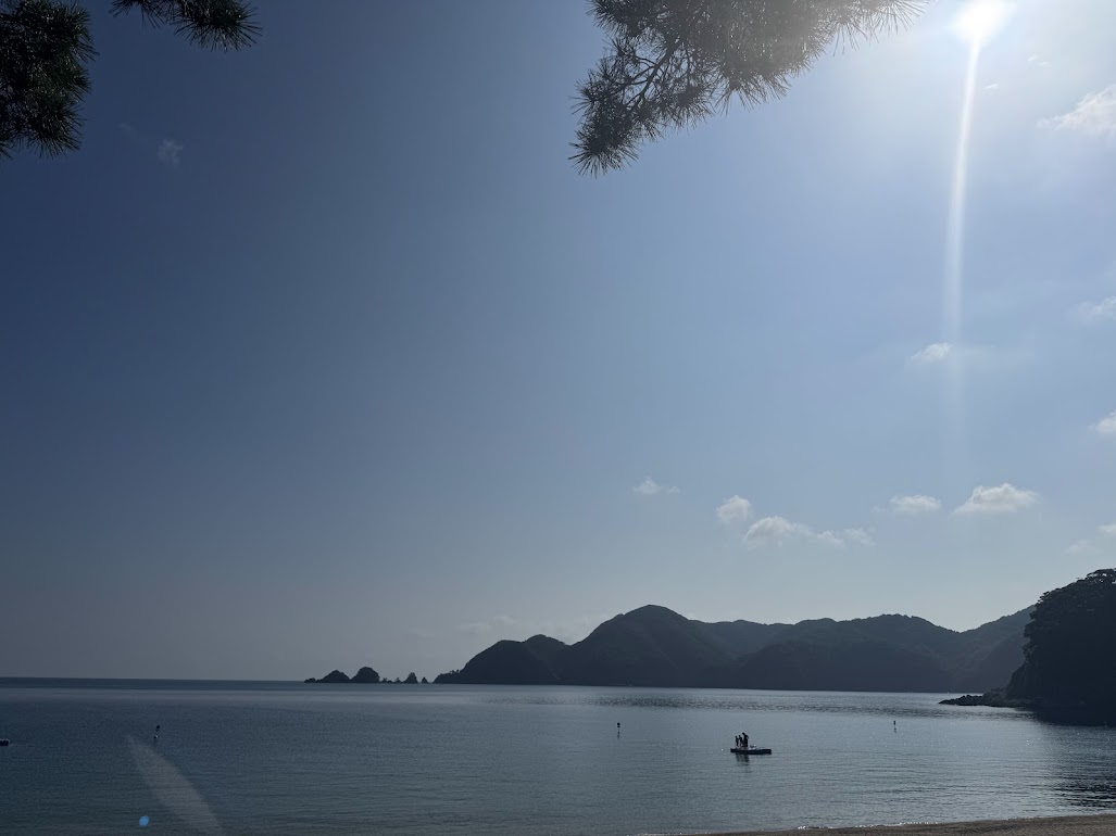 燦々と輝く太陽と美しい海!!(佐津海水浴場)