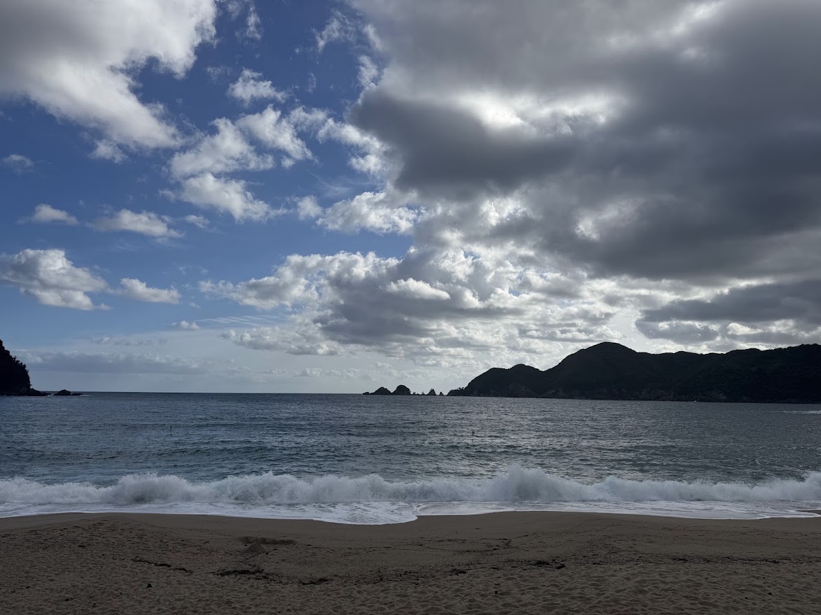 8月11日朝の佐津海水浴場