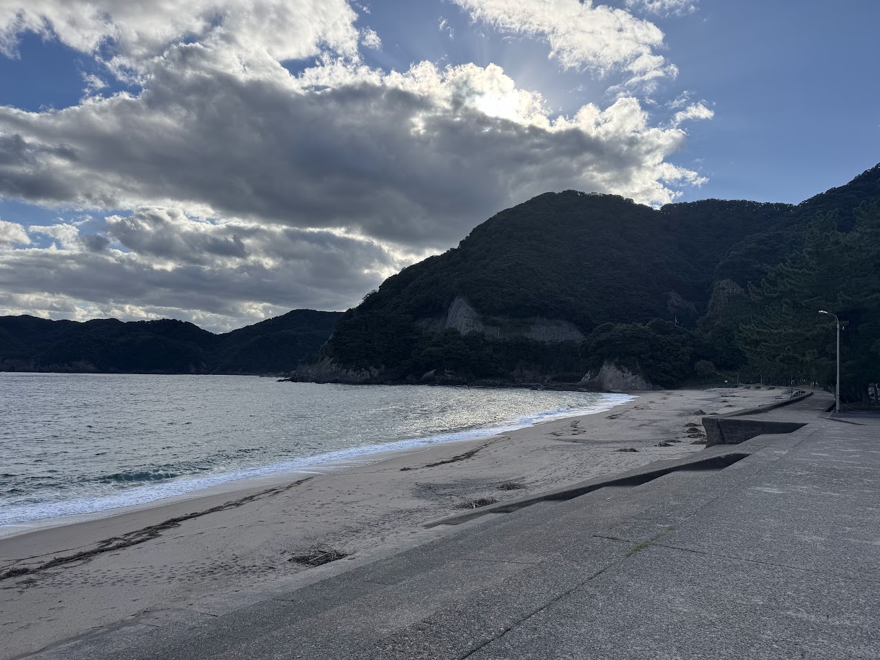 佐津海水浴場の遊歩道